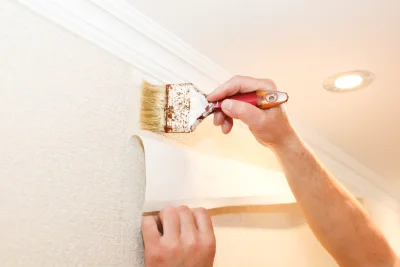 Pose de papier peint à Coren — revêtements muraux et toiles de verre